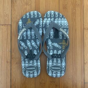 Havaianas Star Wars Stormtrooper Flip Flops - Gray, White & Gold
